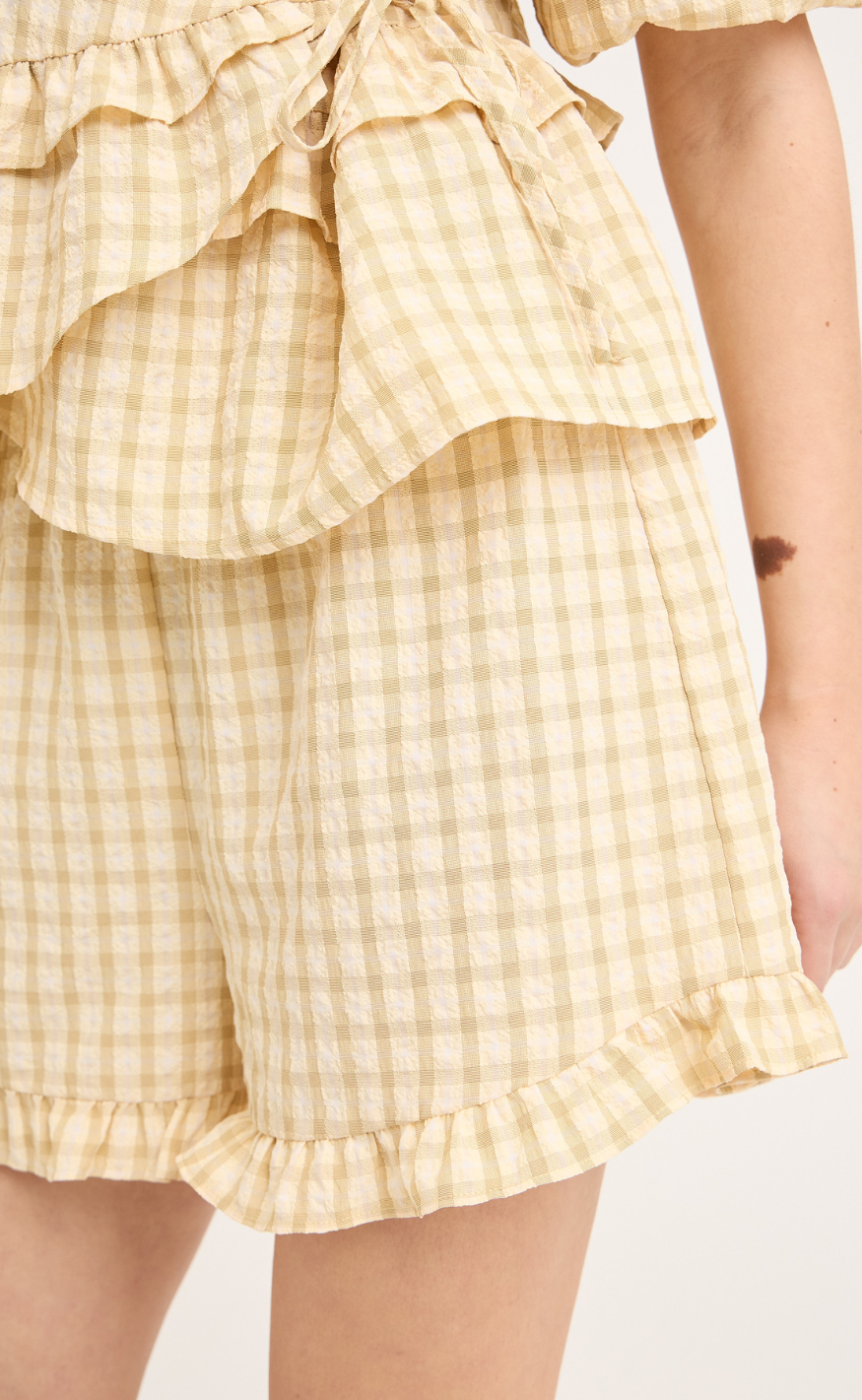 A-View Shorts - Aulina - Pale Yellow