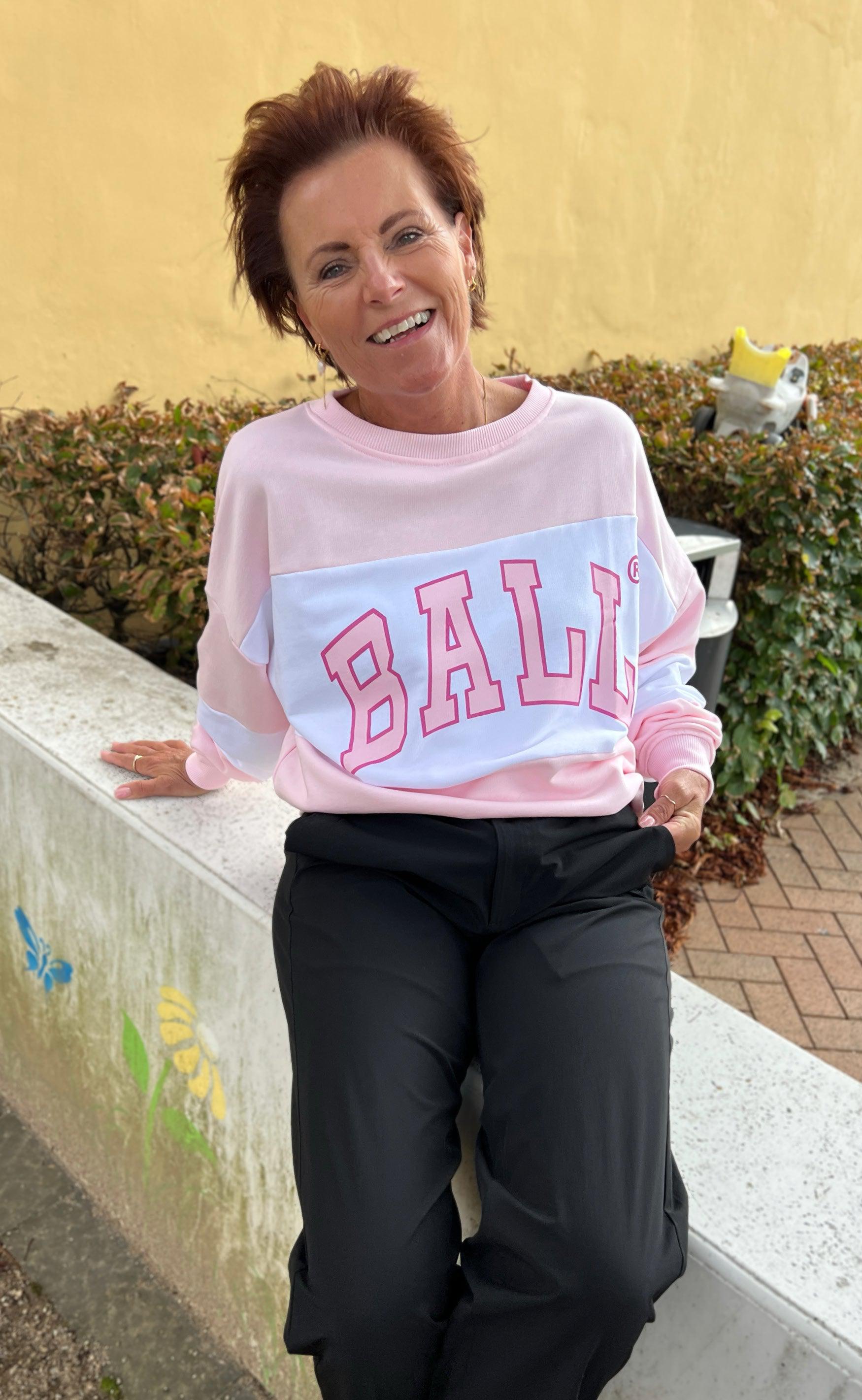 BALL Original Sweatshirt - J. Robinson - Milkshake