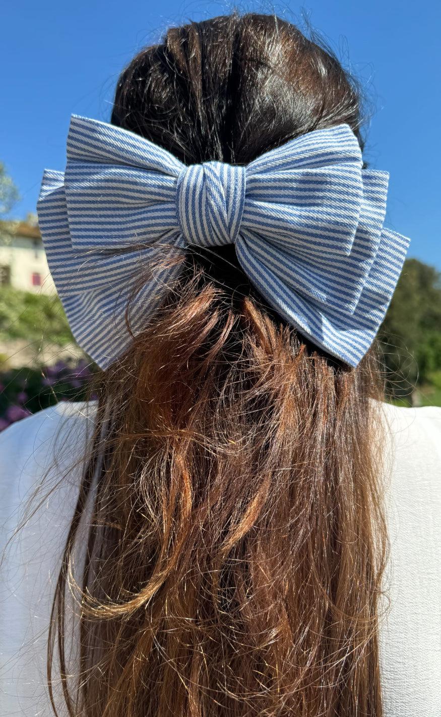 Black Colour Broche - Matilda - Lt. Blue