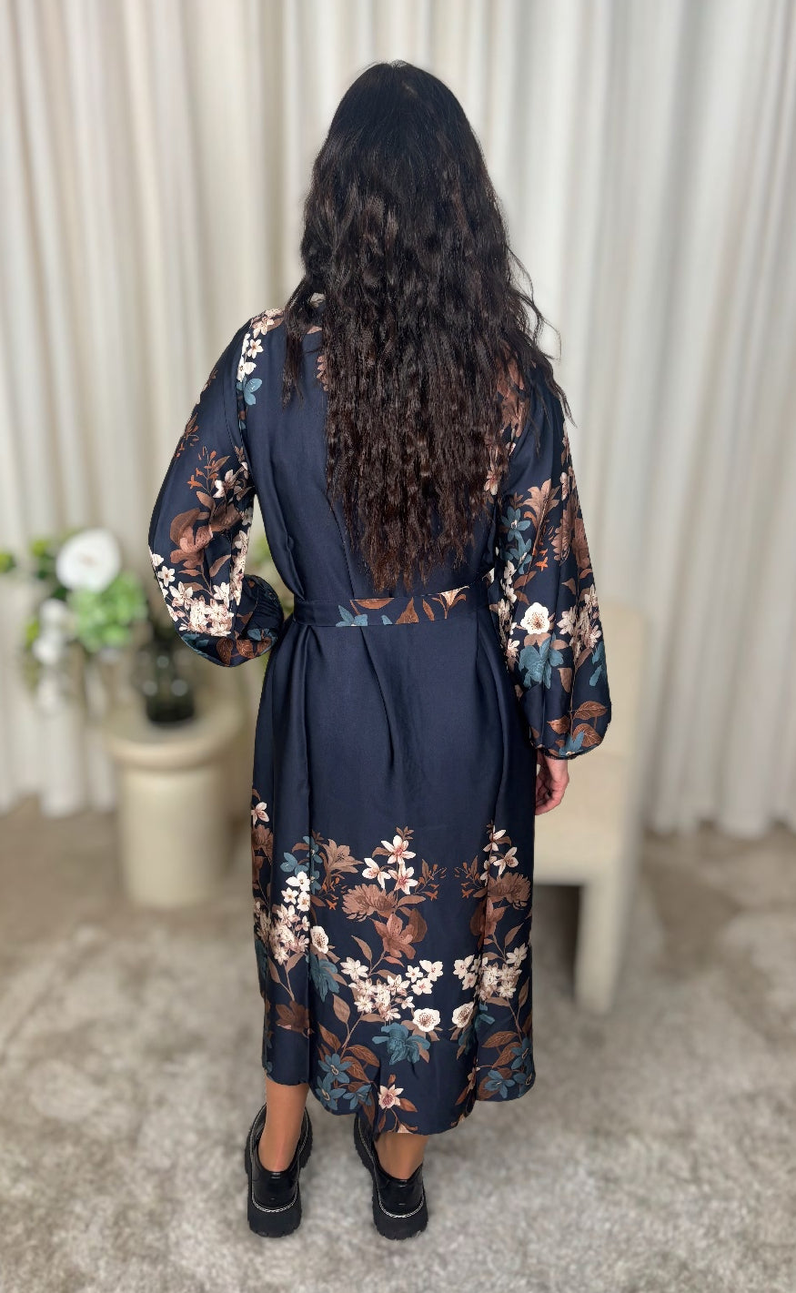 Black Colour Kjole - Zendaya - Navy Flower