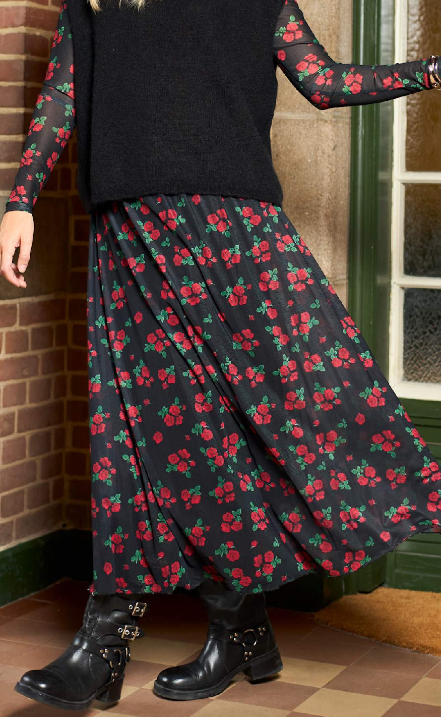 Black Colour Nederdel - Annie Mesh - Red Flower