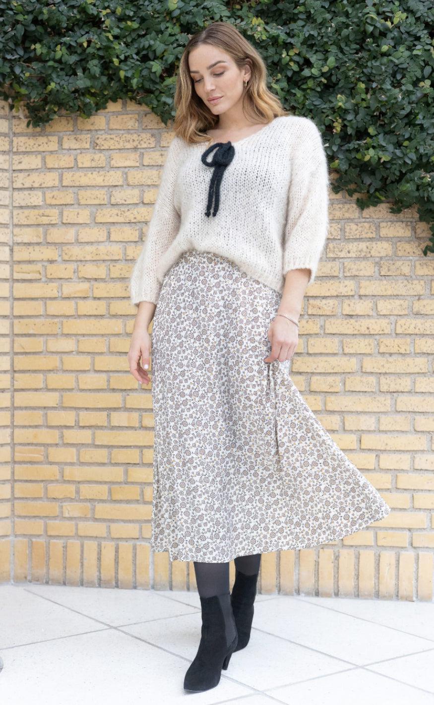 Black Colour Nederdel - Luna - Latte Daisy