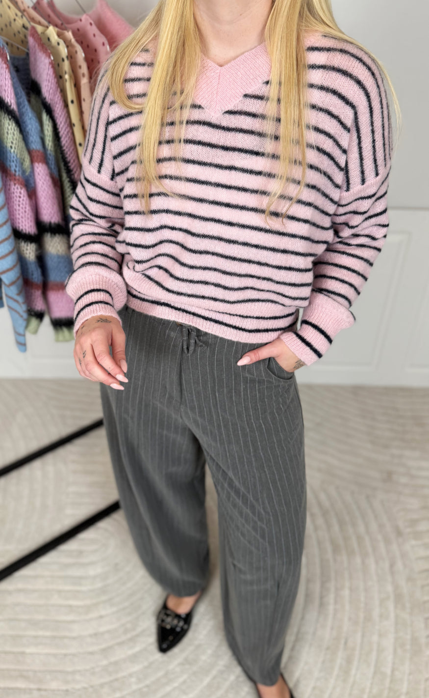 Black Colour Strik - Dell Striped - Rose