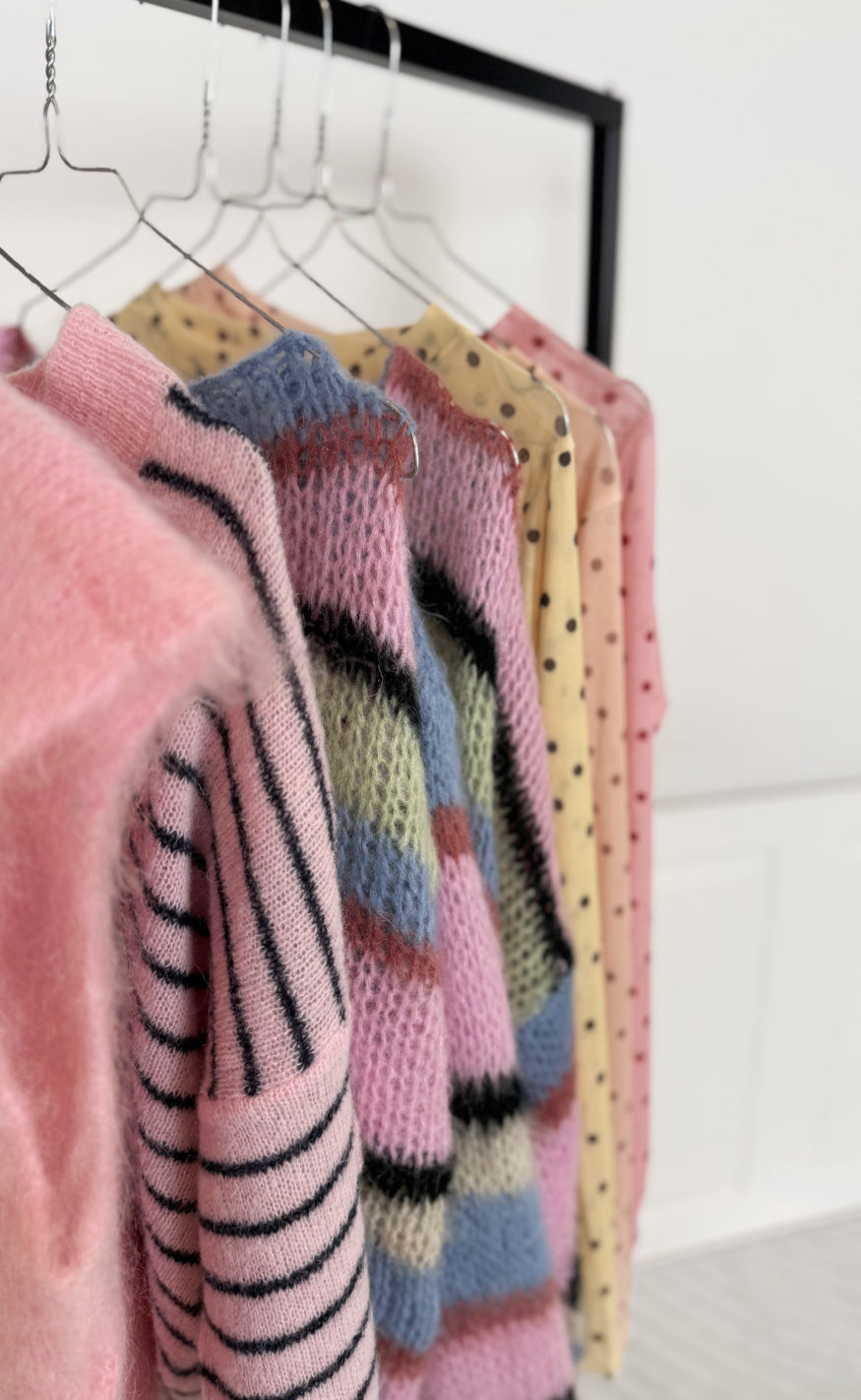 Black Colour Strik - Frey - Soft Candy