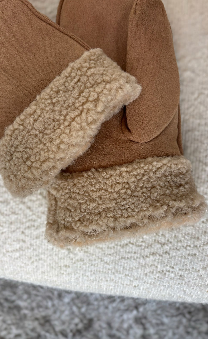 Black Colour Vanter - Ryan - Camel