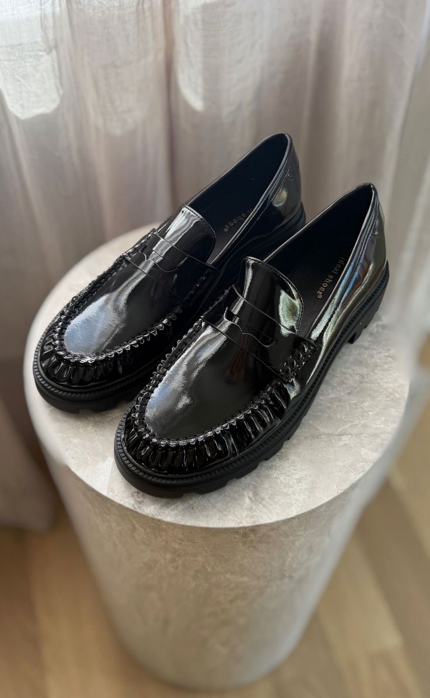 Chosen Loafers - Marika Shiny - Black