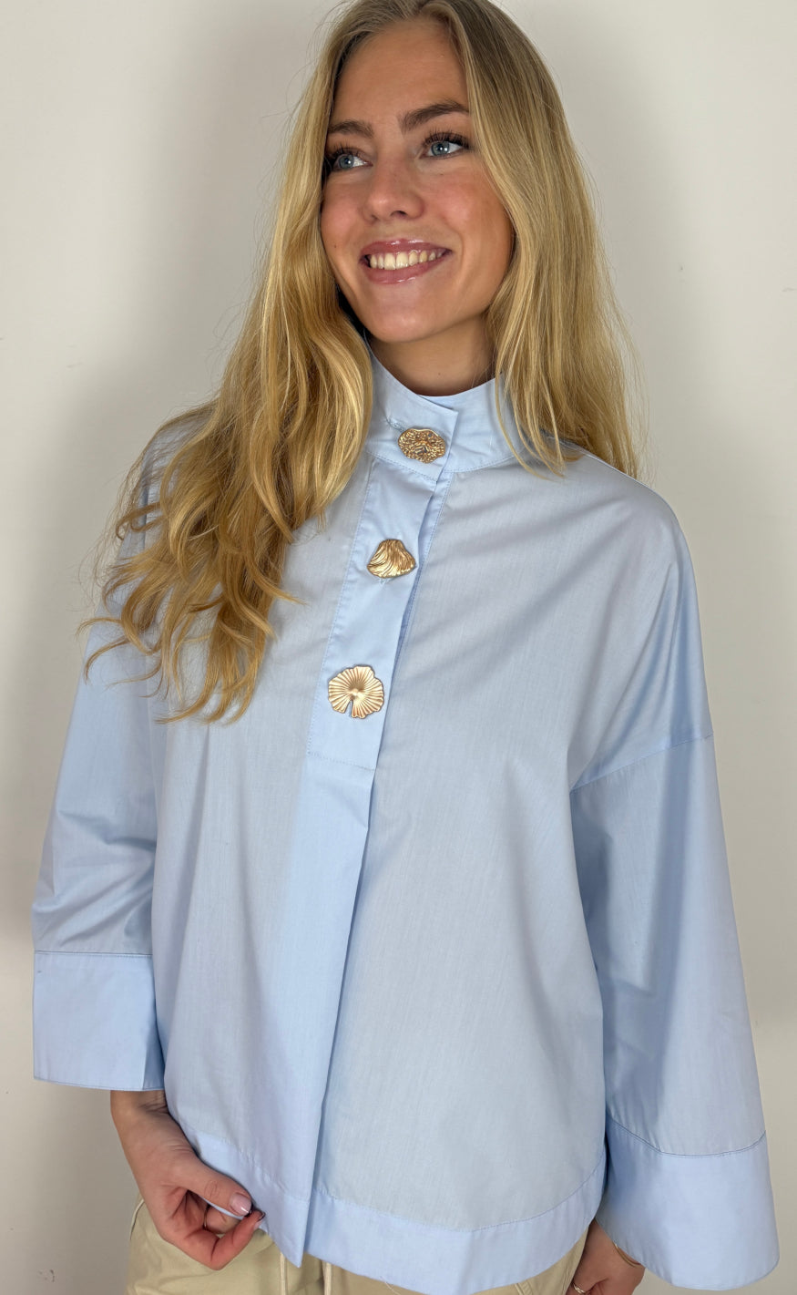 Continue Skjorte - Klara High Neck - Light Blue