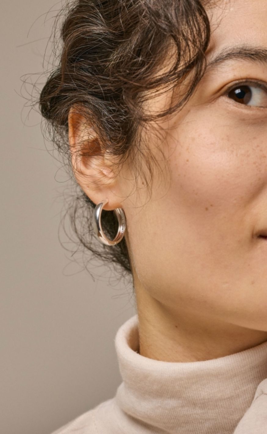 ENAMEL Copenhagen Øreinge - Classic Wide 25 mm - Silver Colour