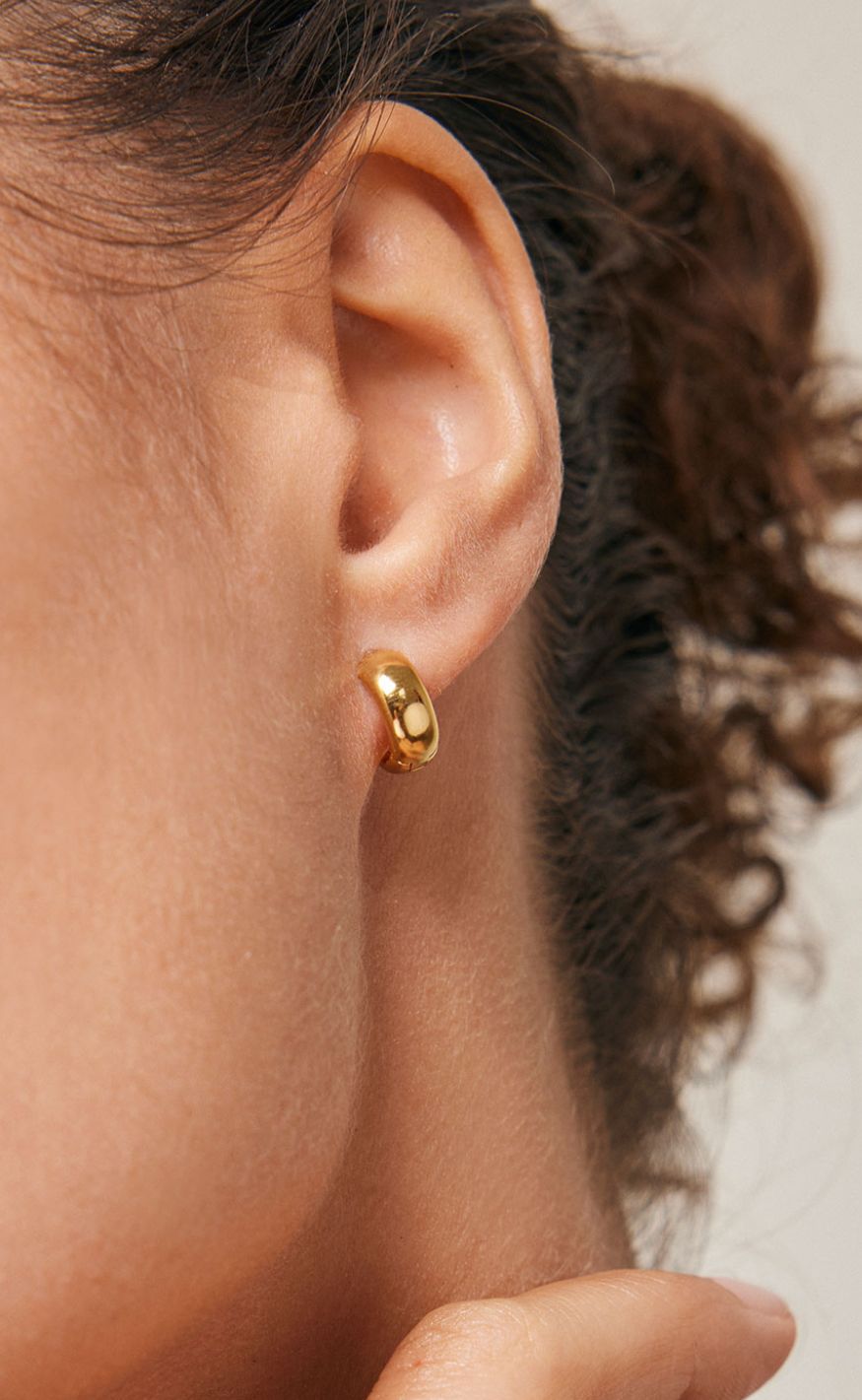ENAMEL Copenhagen Øreinge - Classic Wide - Gold Colour