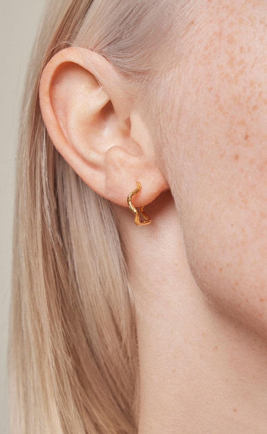 ENAMEL Copenhagen Øreringe - Holly Large - Gold Colour