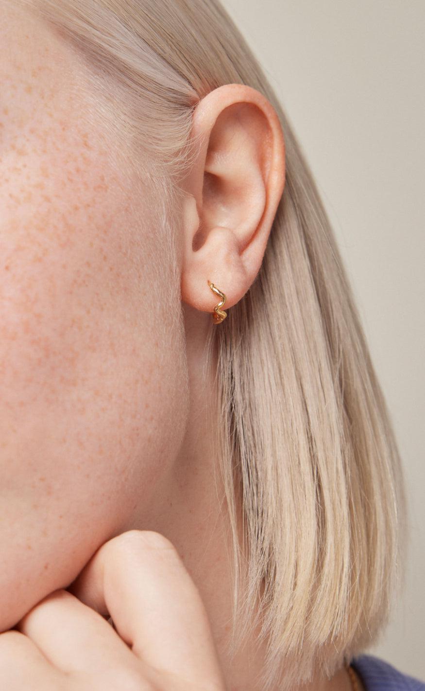 ENAMEL Copenhagen Øreringe - Holly Small - Gold Colour