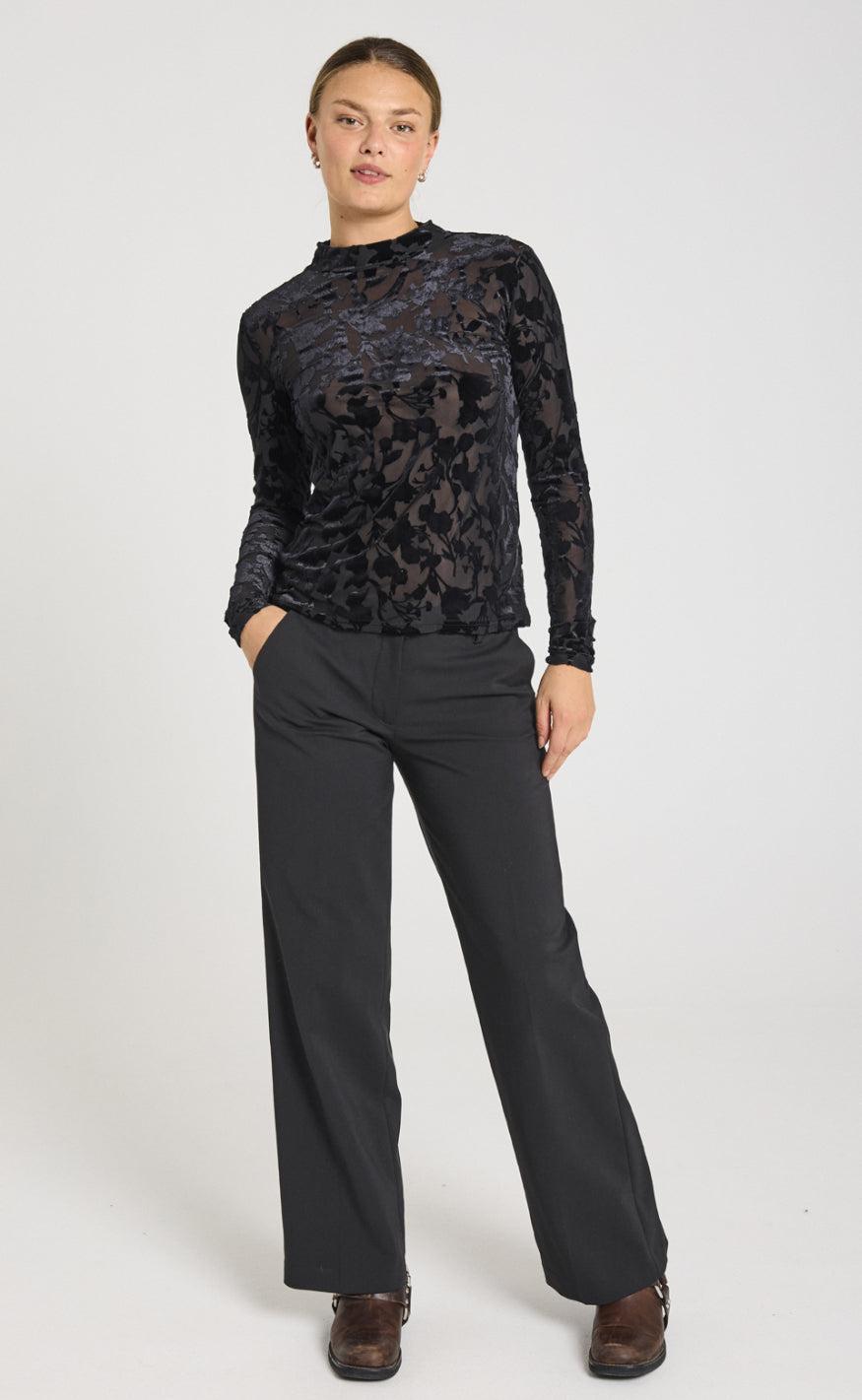 Freequent Bluse - Iska - Black w. Black Flower