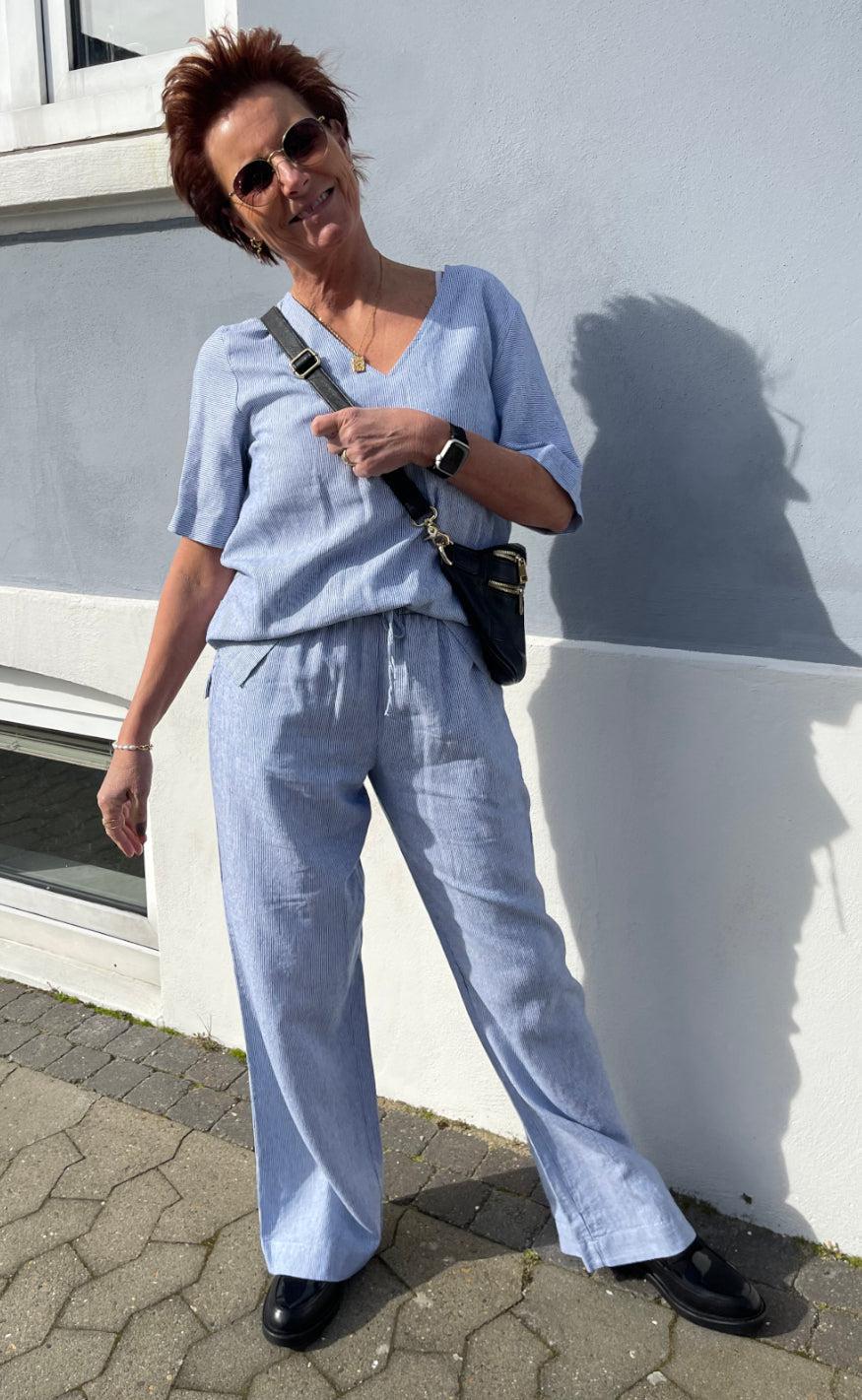 Freequent Bluse - Lava - Off White w. Nebulas Blue