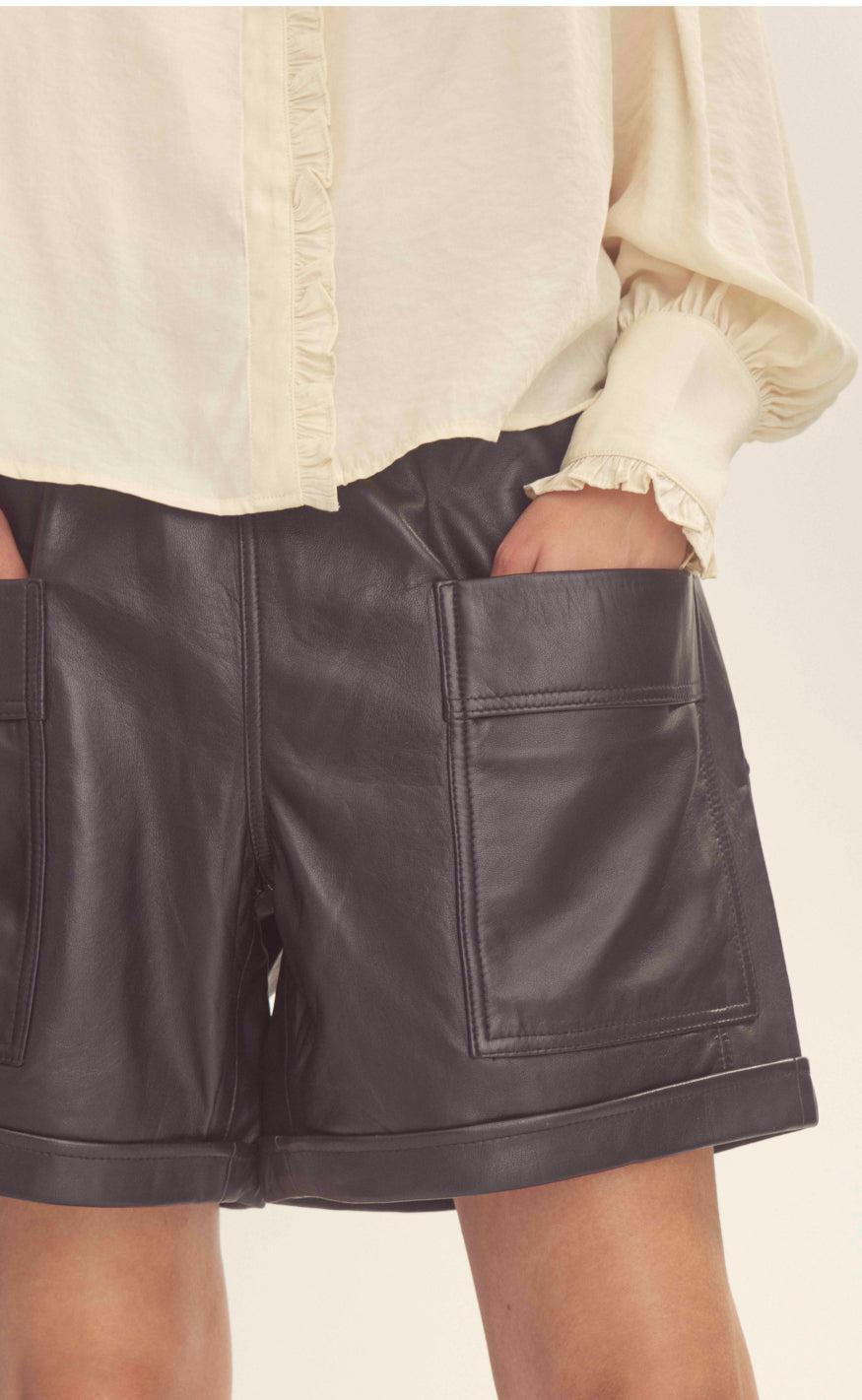 Gossia Shorts - Thilla Leather - Black