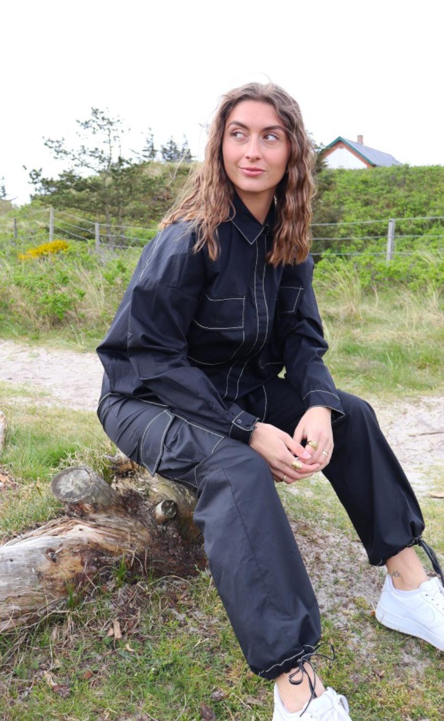 Liberte Bluse - Mero Cargo - Black