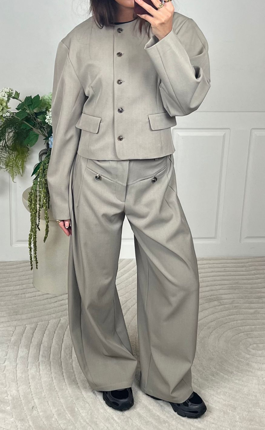 Neo Noir Blazer - Aranti Structure Curve - Warm Grey