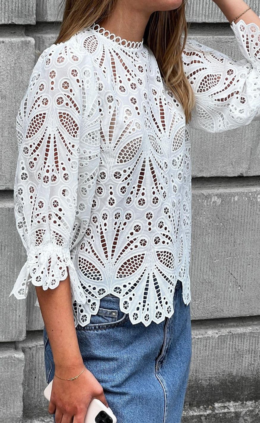 Neo Noir Bluse - Adela Embroidery - Off White