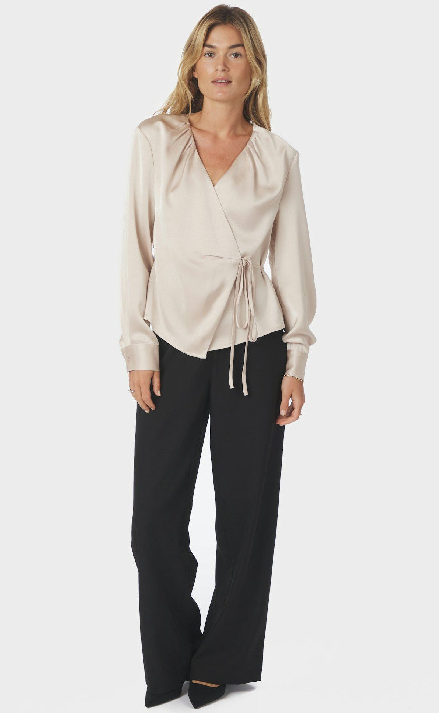 Neo Noir Bluse - Caprina Heavy Sateen - Champagne