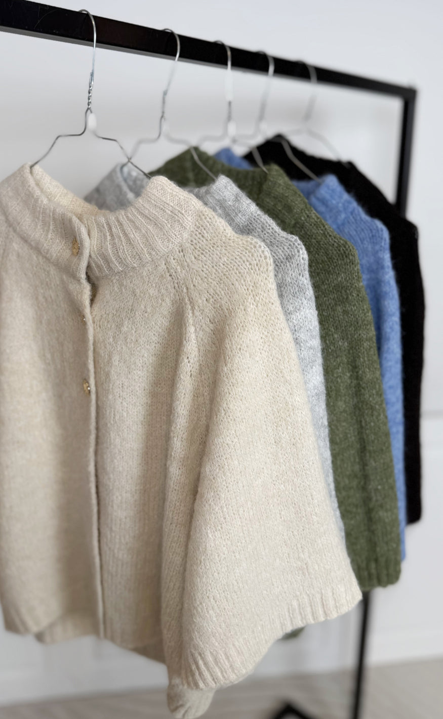 Neo Noir Cardigan - Benuta - Off White