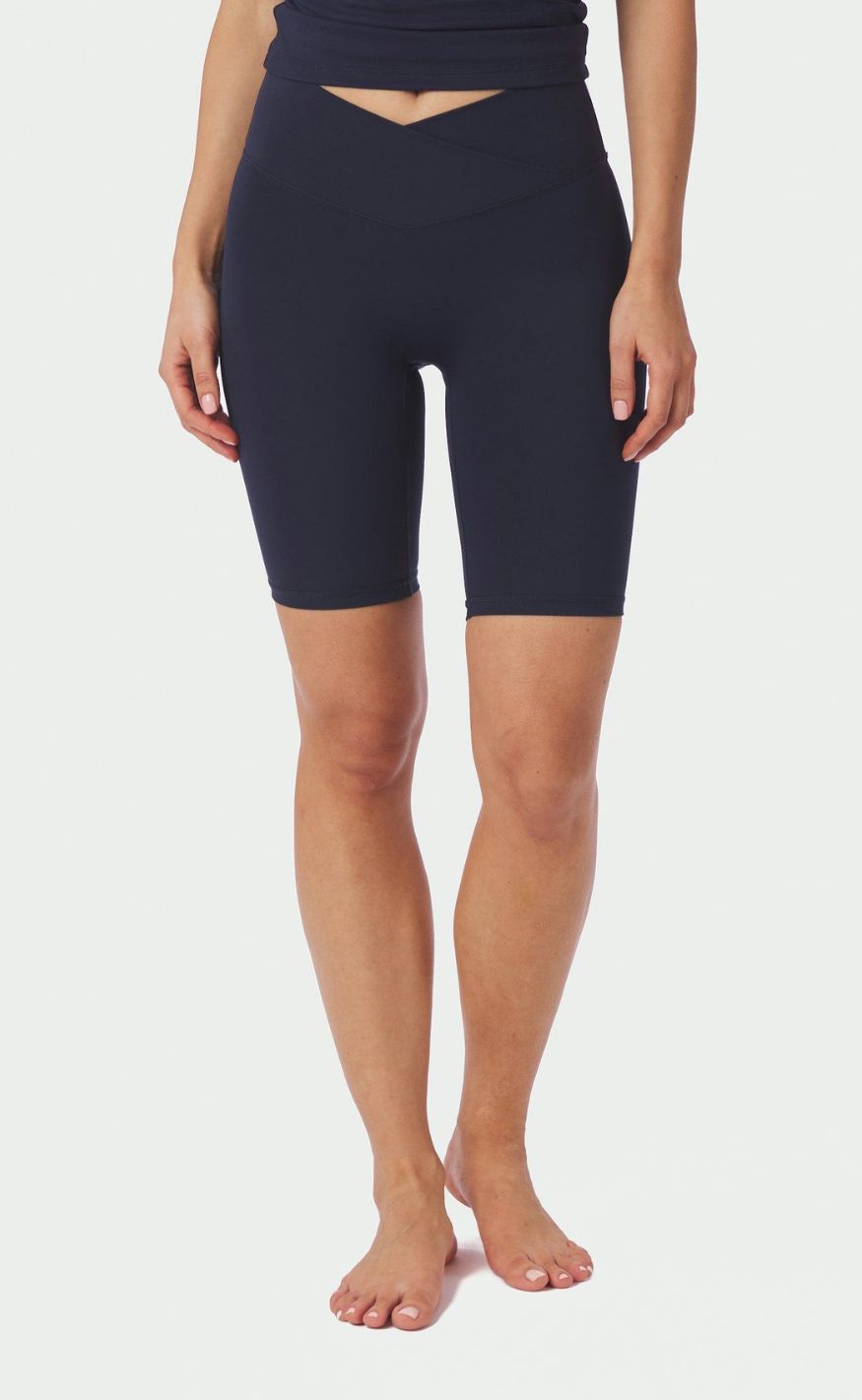 Neo Noir Shorts - Lea Wrap - Navy