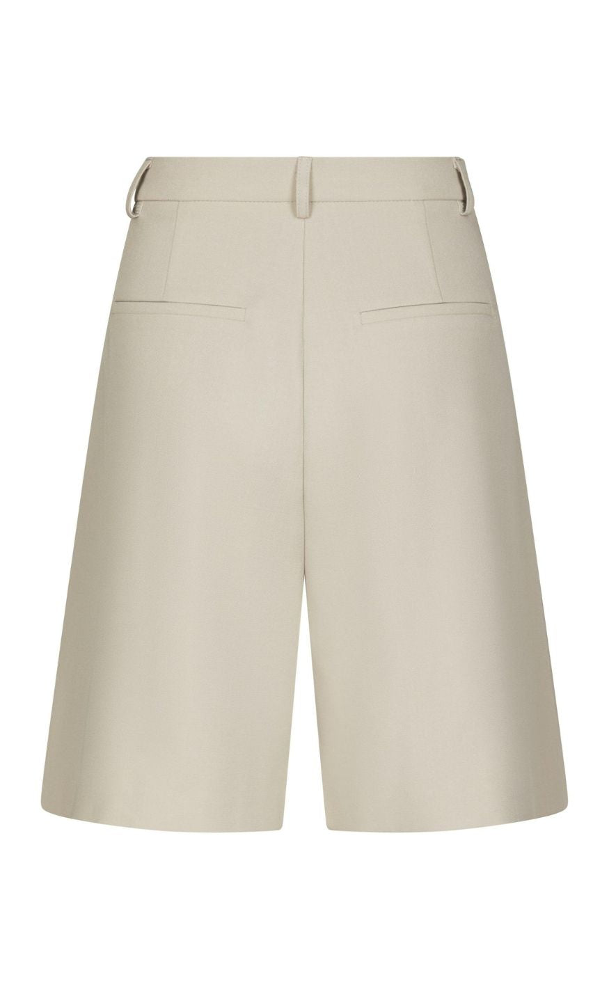 Neo Noir Shorts - Nika Structure - Creme