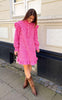 Noella Kjole - Reno Ruby Ruffle - Bright Pink