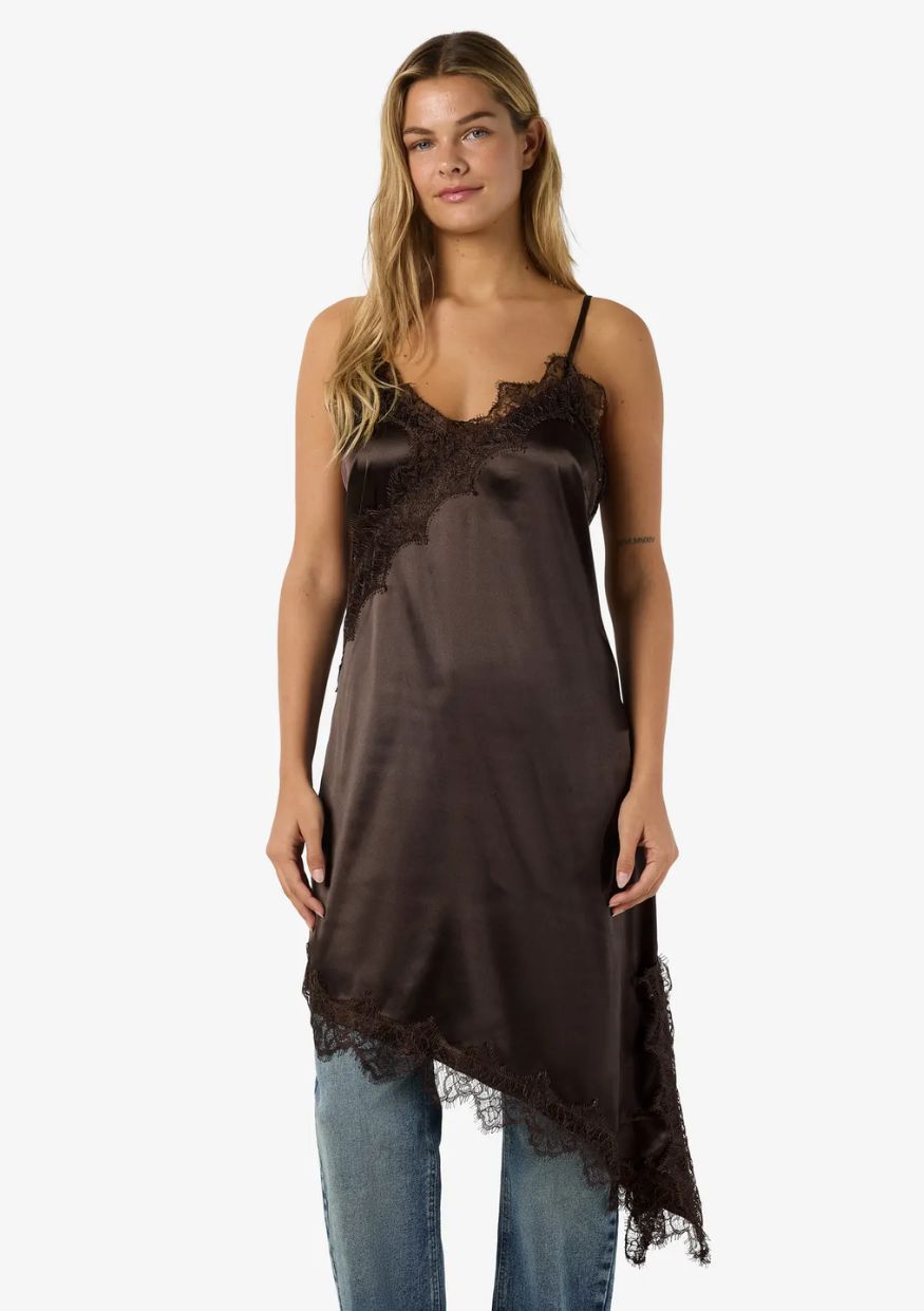 Noisy May Kjole - Sofie Satin - Chocolate Brown