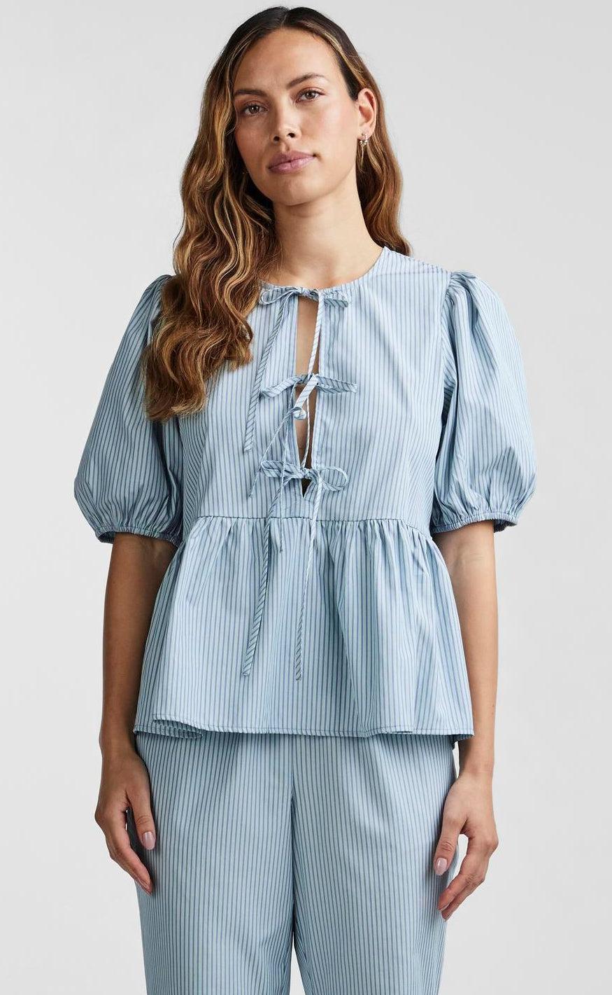 PIECES Top - Holly Tie - Dusty Mint