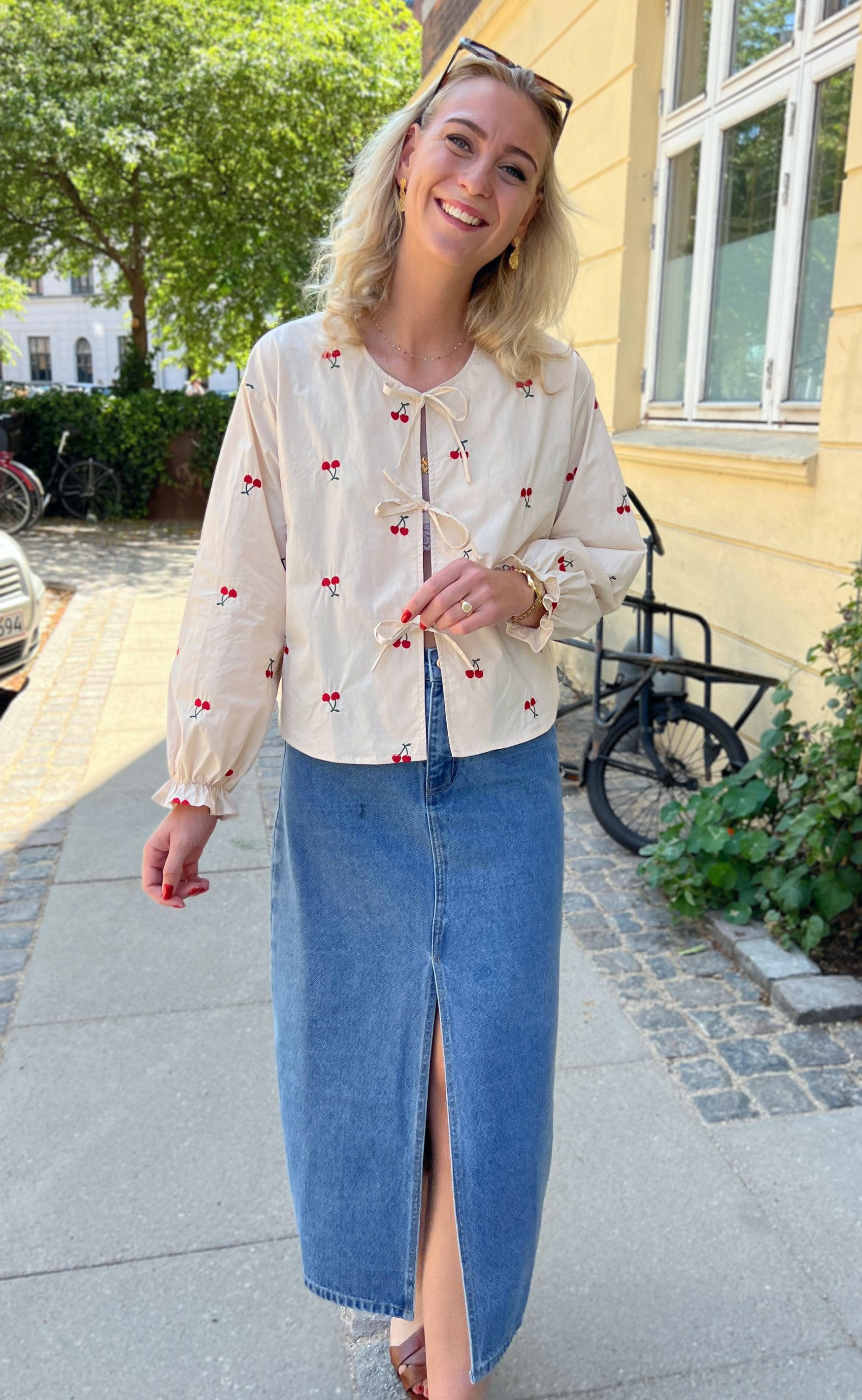 Say INA Copenhagen Bluse - Leonora - Off White W. Cherry