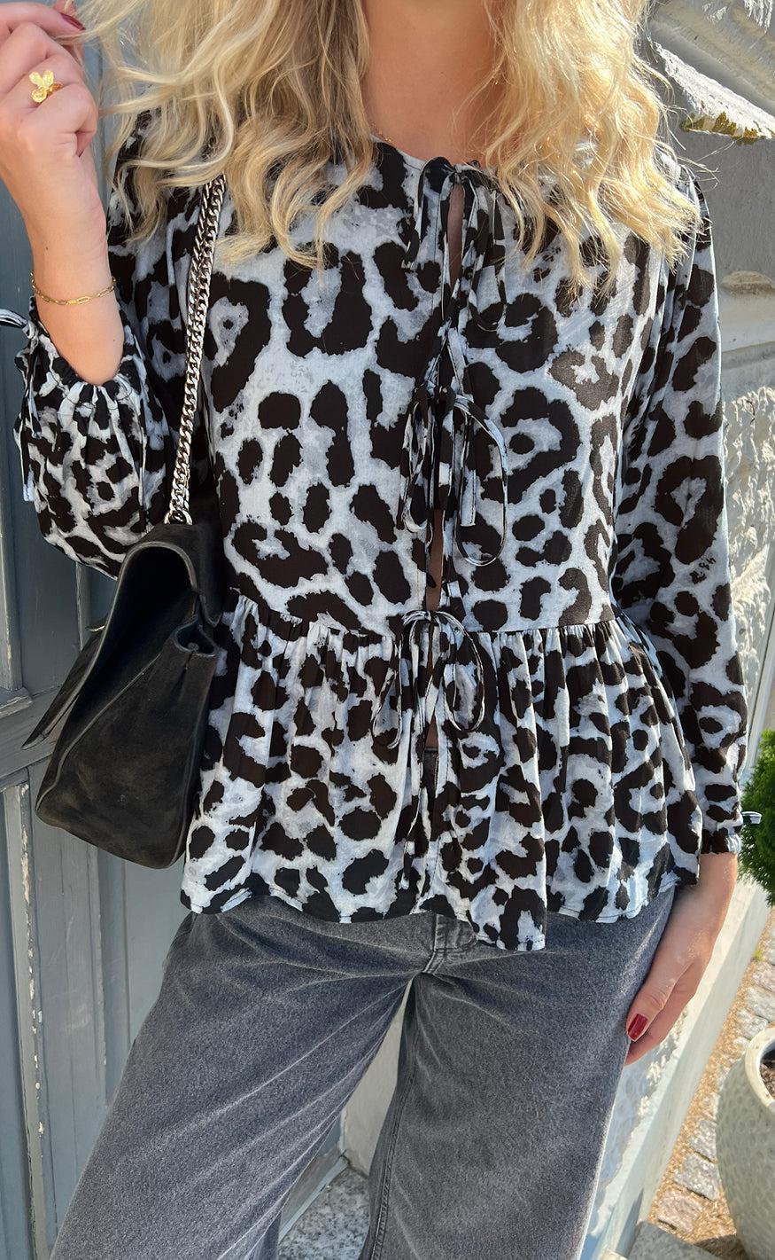 Say INA Copenhagen Bluse - Poplin - Grey Leopard