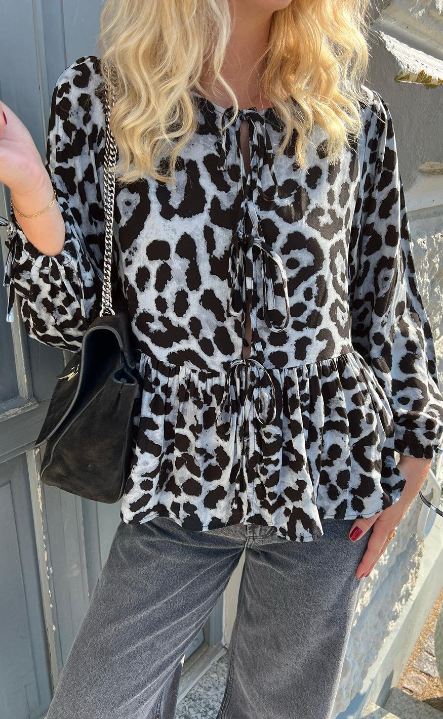 Say INA Copenhagen Bluse - Poplin - Grey Leopard
