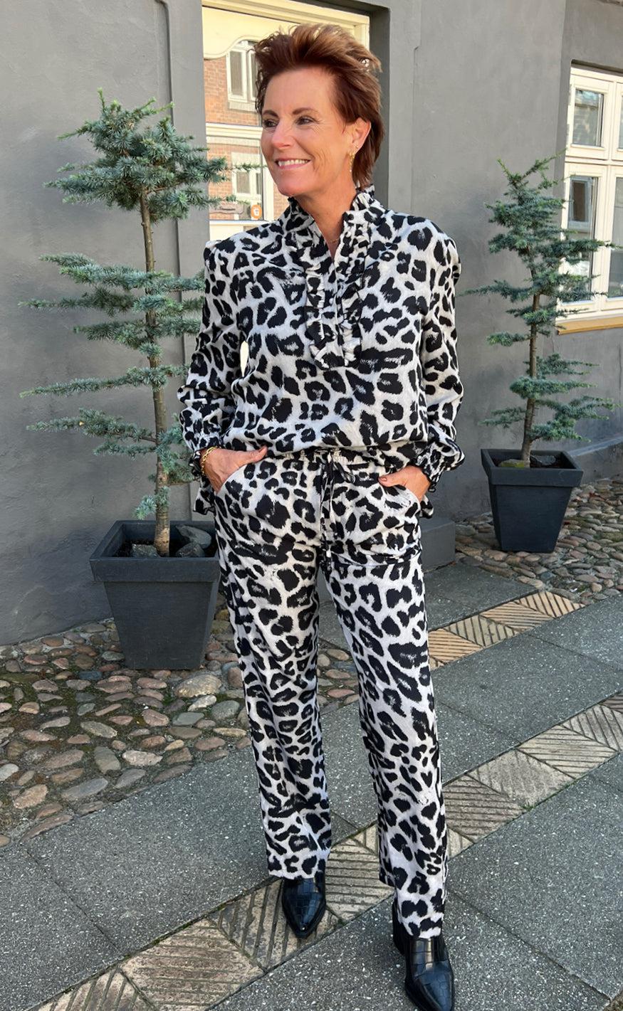 Say INA Copenhagen Bukser - Ida - Grey Leopard