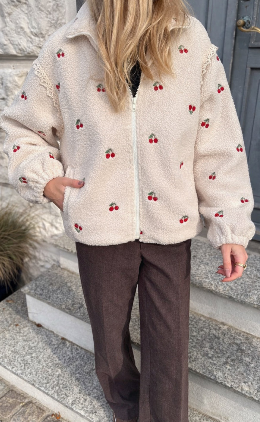 Say INA Copenhagen Fleece Jakke - Fia - Off White W. Cherries