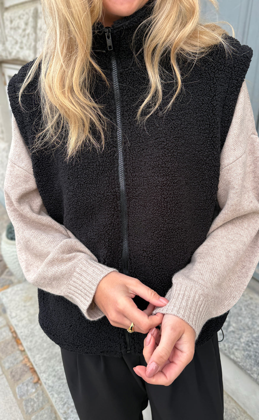Say INA Copenhagen Fleece Vest - Fia - Black