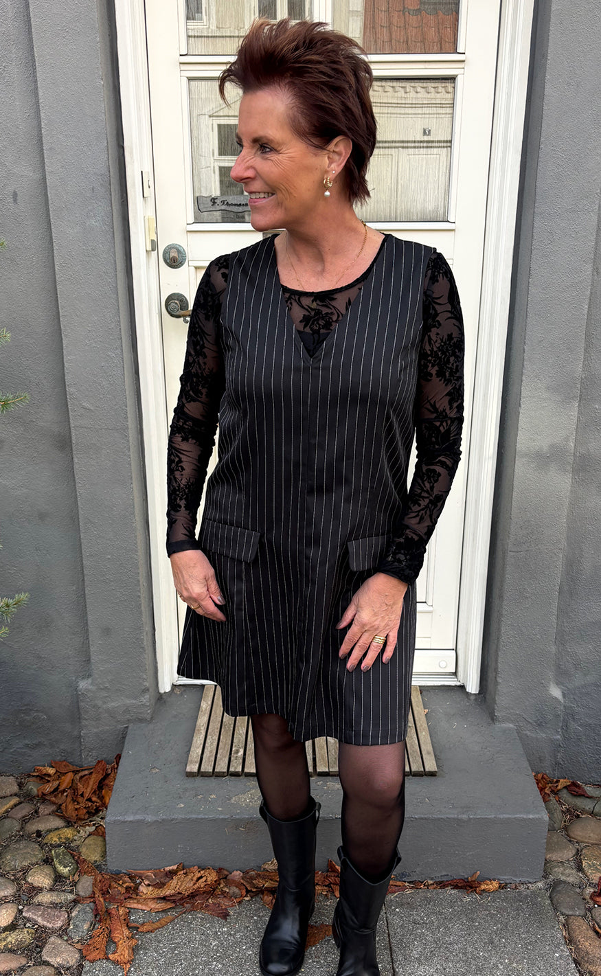 Say INA Copenhagen Kjole - Jessi Spencer - Black Pinstripe