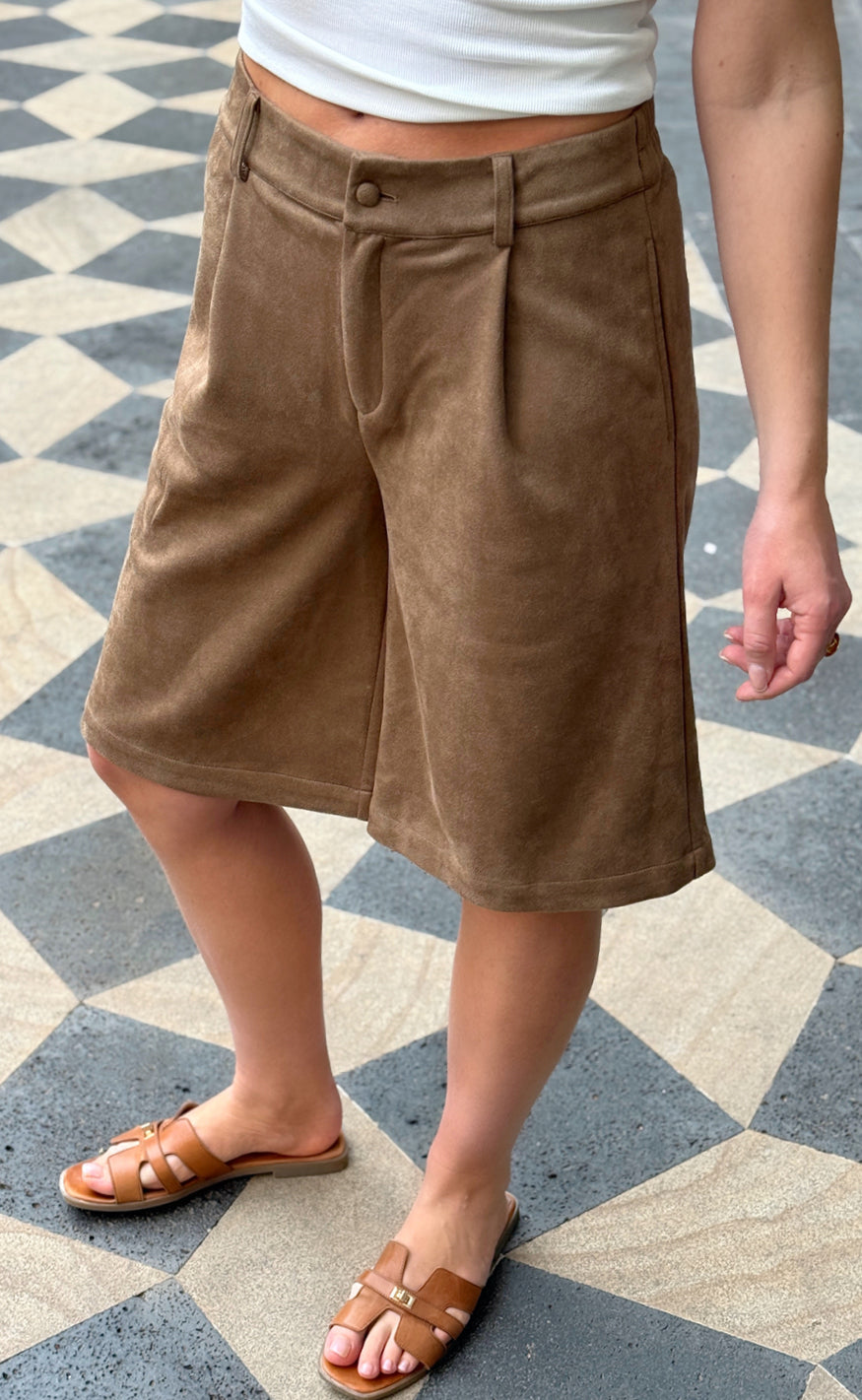 Say INA Copenhagen Shorts - Kathi Suede - Camel