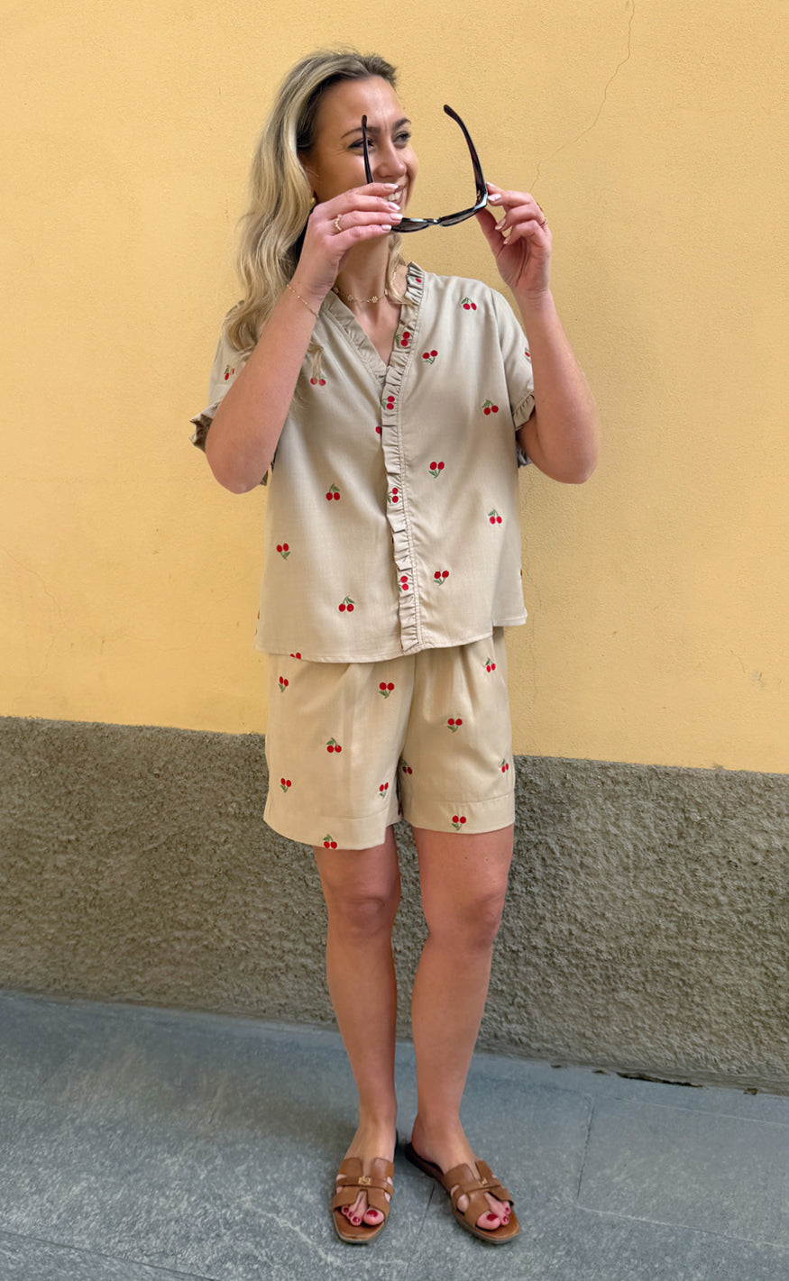 Say INA Copenhagen Shorts - Liv - Sand W. Cherries