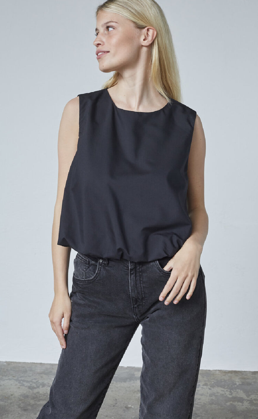 Sisters Point Top - Gifo - Black