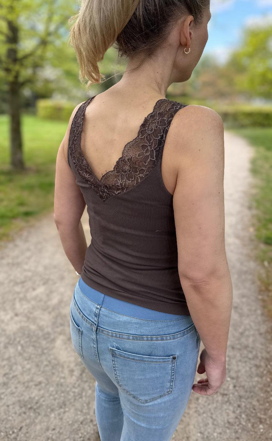 Tim & Simonsen Top - Belen V-Lace - Caffe (vendbar)