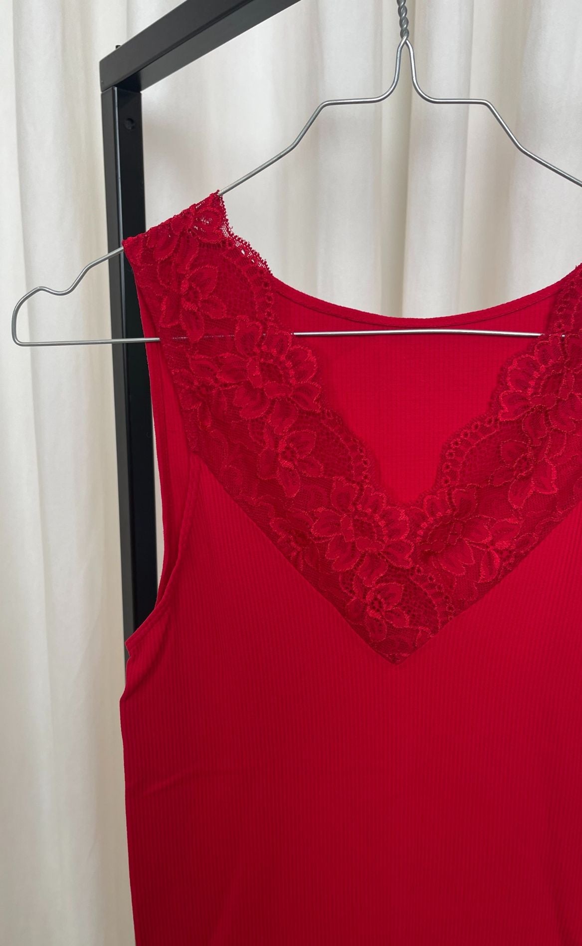 Tim & Simonsen Top - Belen V-Lace - Rosso (vendbar)