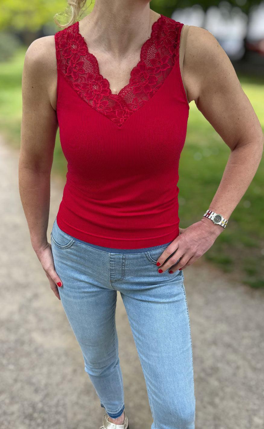 Tim & Simonsen Top - Belen V-Lace - Rosso (vendbar)
