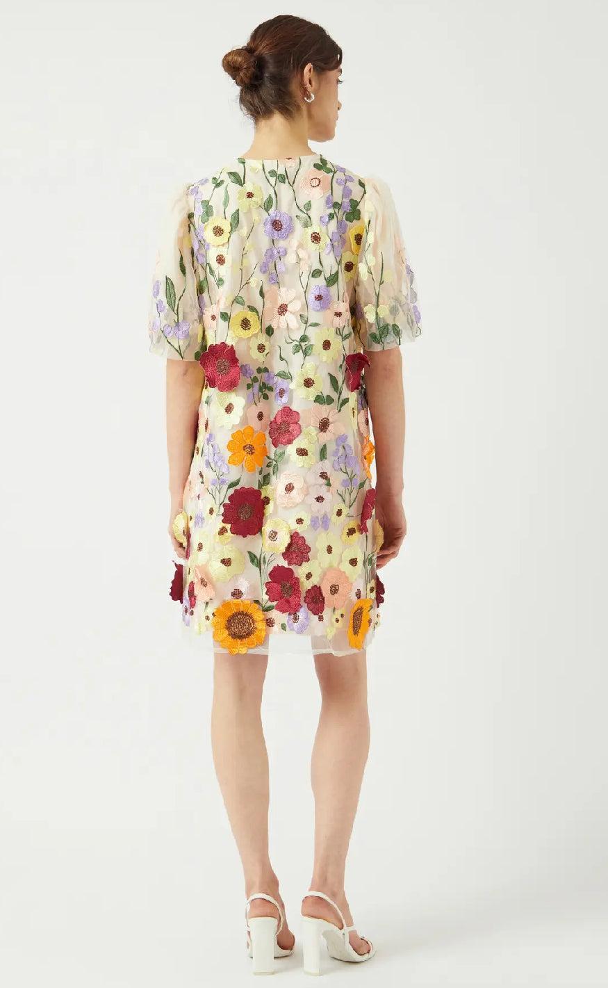 YAS Kjole - Flowering - Whisper White