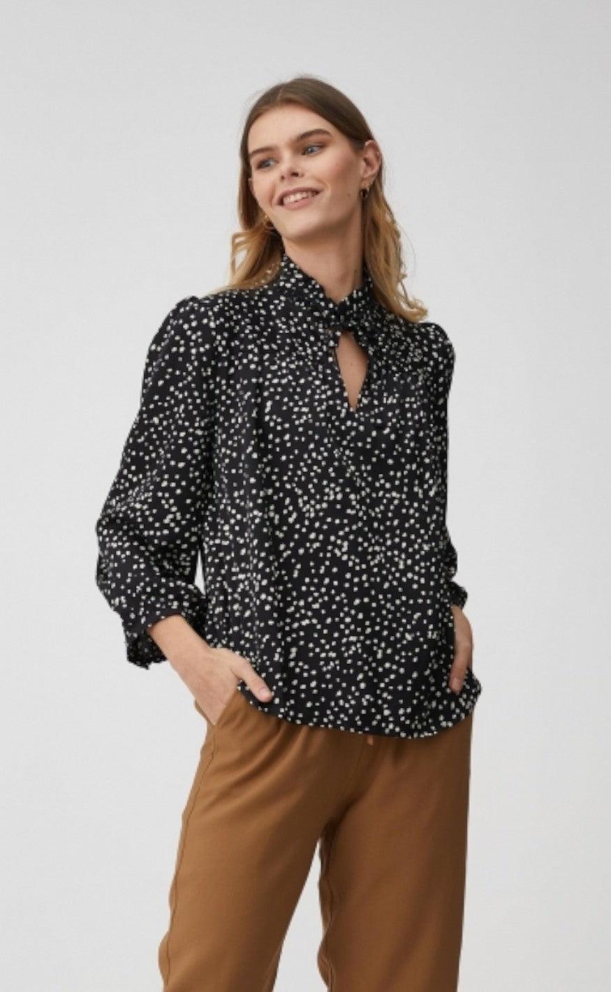 A-View Bluse - Jill - Black With White Dots