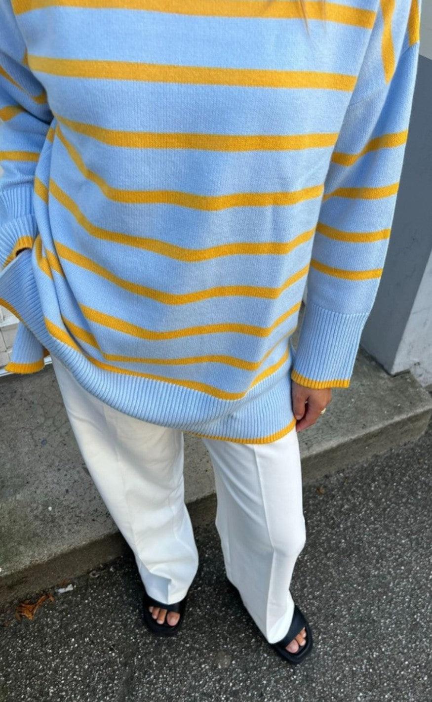 A-View Sweater - Bella - Light Blue With Orange