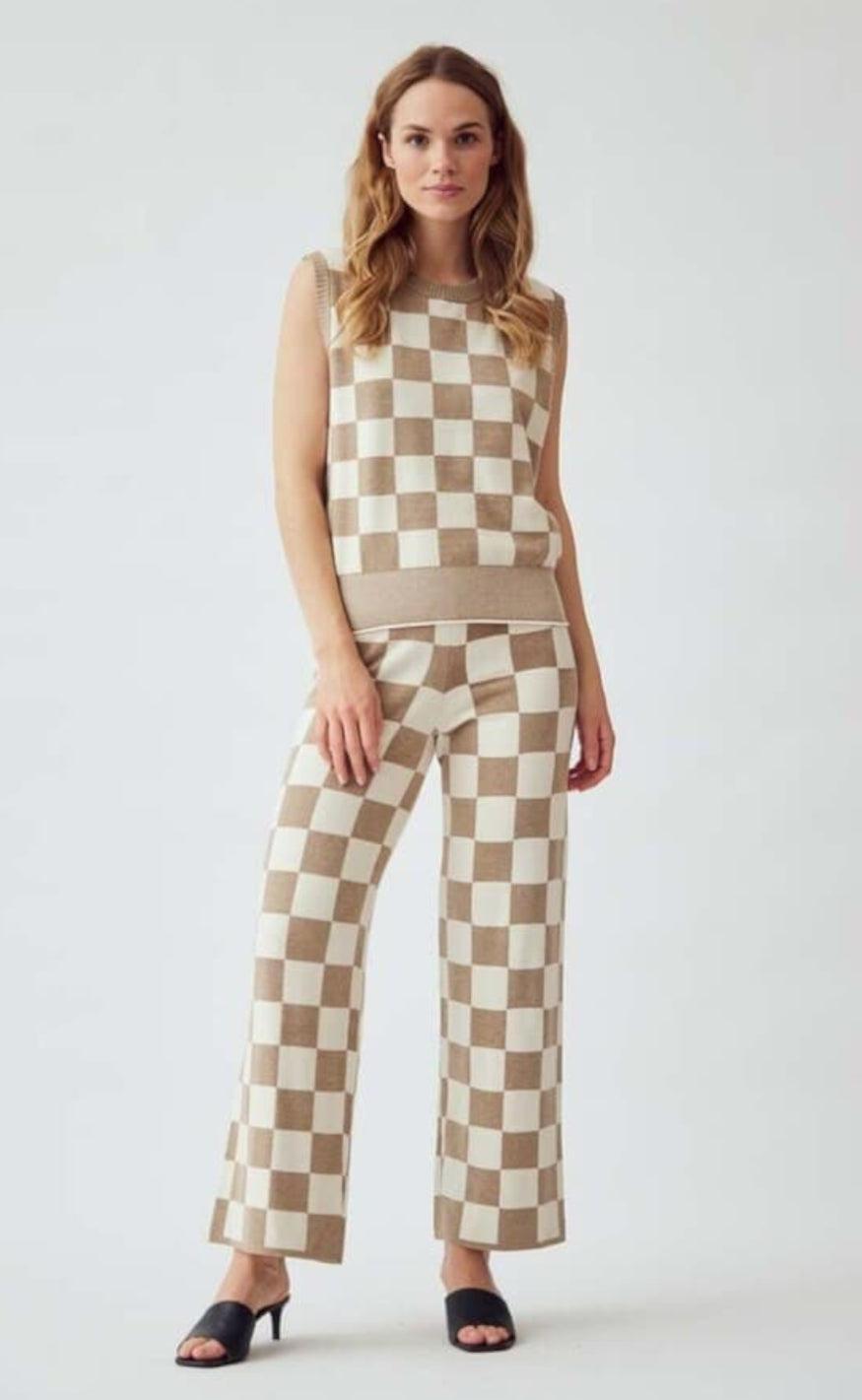A-View Vest - Kiras - Brown Check