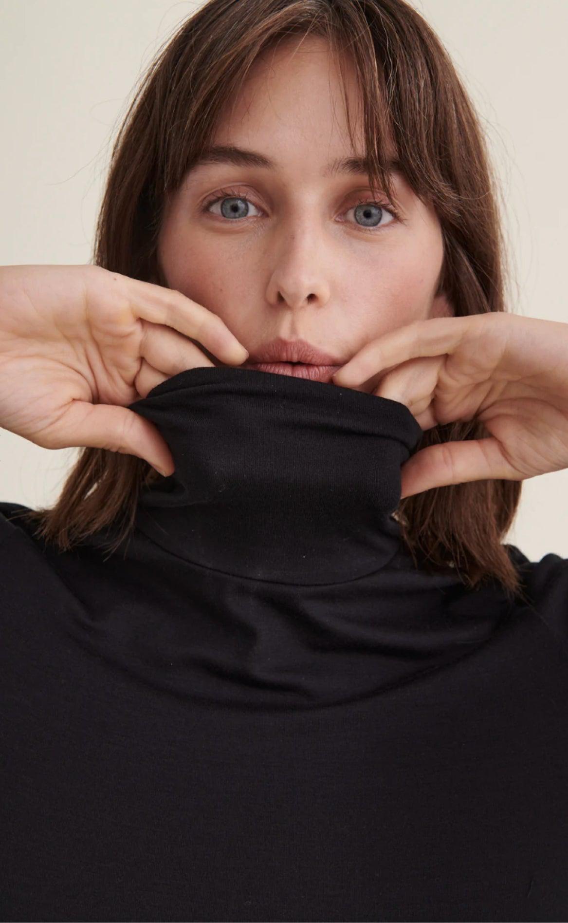 Basic Apparel Bluse - Joline T-neck - Black