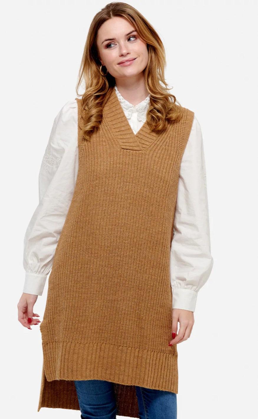 Noella Vest - Louis V-Neck - Camel