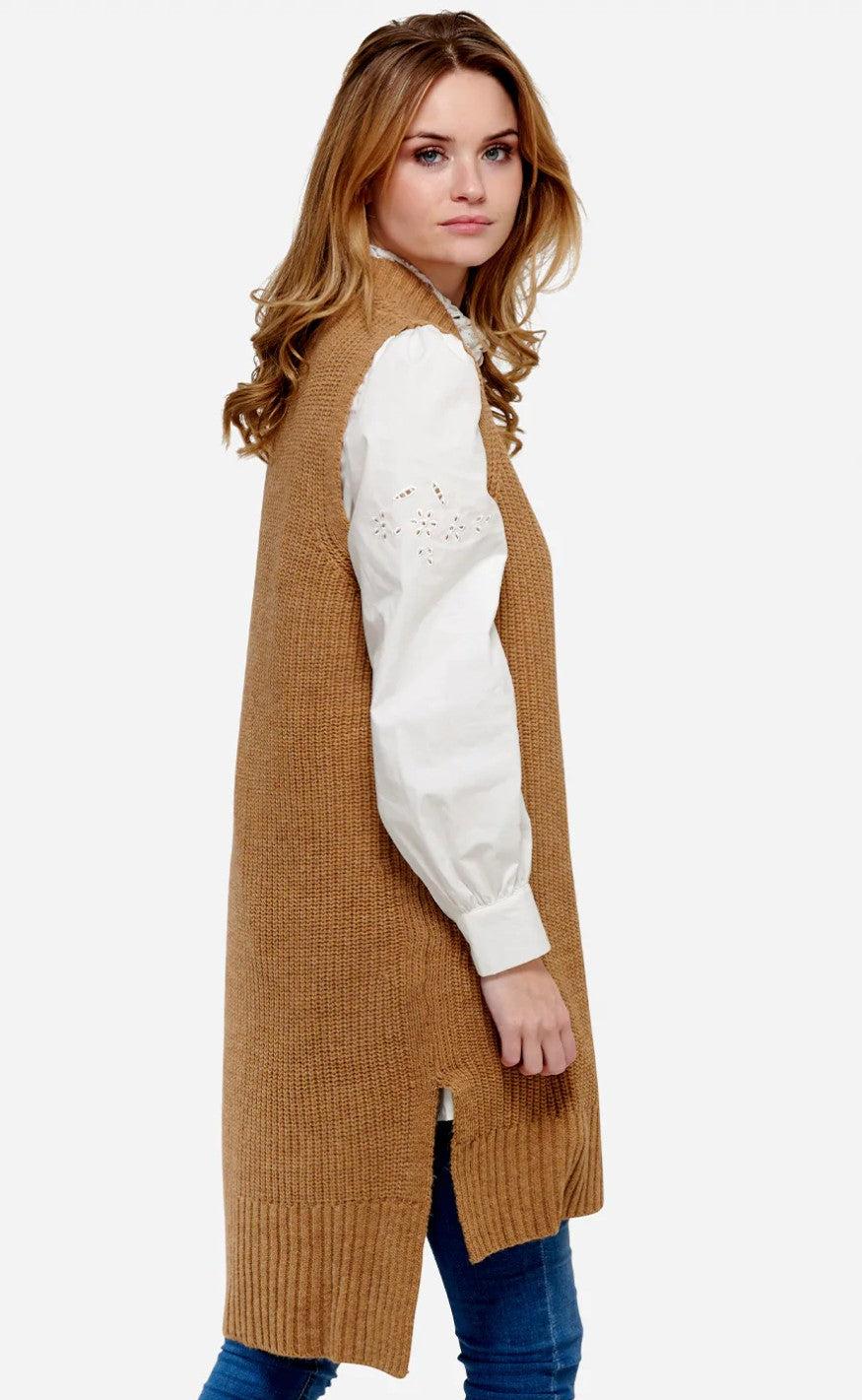 Noella Vest - Louis V-Neck - Camel