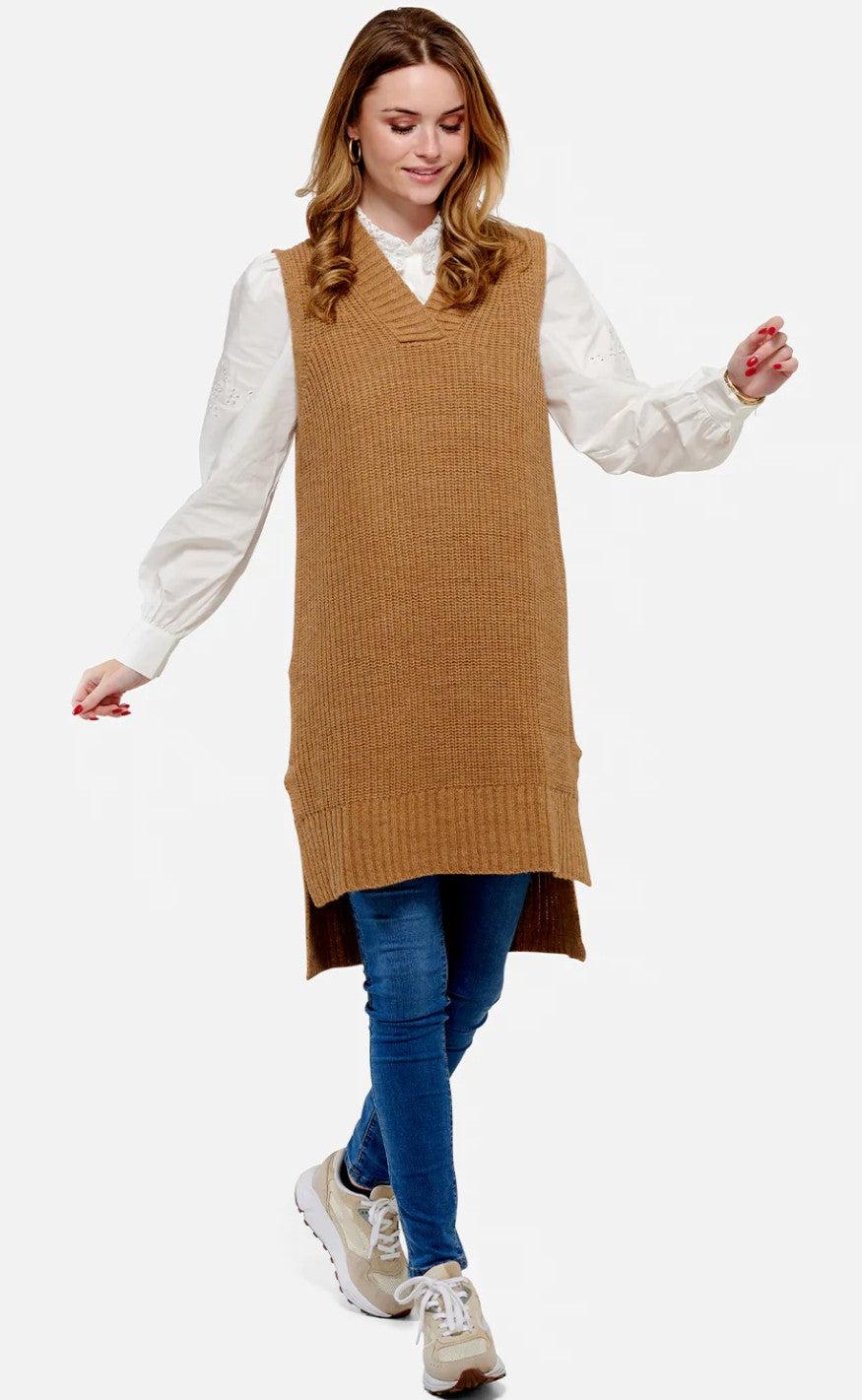 Noella Vest - Louis V-Neck - Camel
